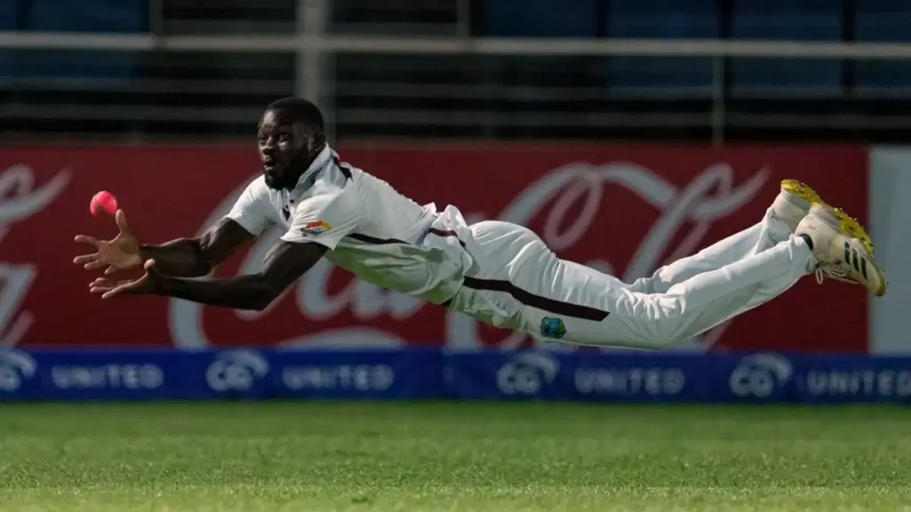 Watch video, Anderson Phillip took a brilliant catch of Travis Head